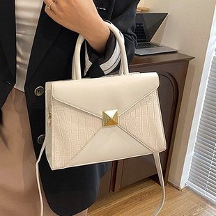 Easiest for Match Internet Celebrity Shoulder Crossbody Bag 2024Women Handbags Personalized Women's Bag Large Capacity Wholesale Small Square Bag