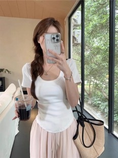 French Design Niche Short-sleeved T-shirt Women's Slim-fit All-match Summer Short Solid Color Dopamine Curved Hem Top