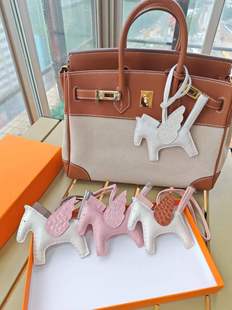 Handmade leather Pegasus pendant source factory direct sales