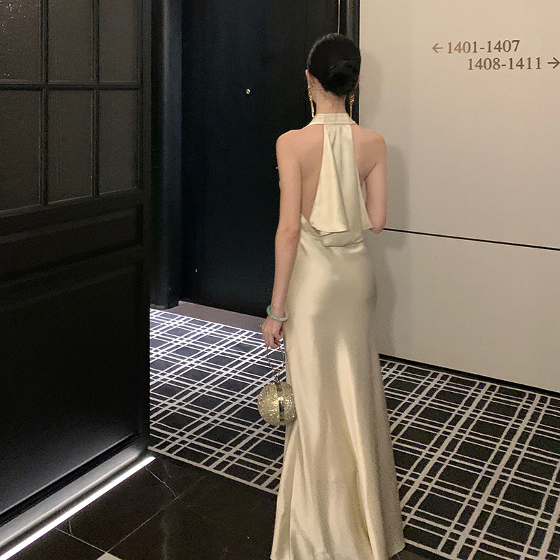 Real Shot of Acetate Satin Halterneck Backless Dress Sexy Slim Long Dress Birthday Party Light Dress