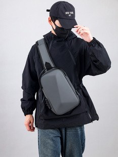 Shield nail nude messenger bag men's fashion brand chest bag motorcycle riding bag sports bag shoulder bag commuter flat storage bag
