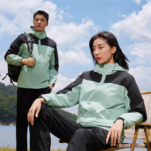New outdoor assault clothing autumn and winter integrated velvet overalls women's soft shell windproof mountaineering clothing color matching waterproof windproof