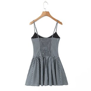 25 Summer New Female French Spice Girl Retro Style Girl Sweet Casual Plaid Button Opening and Cleaving Sling dress
