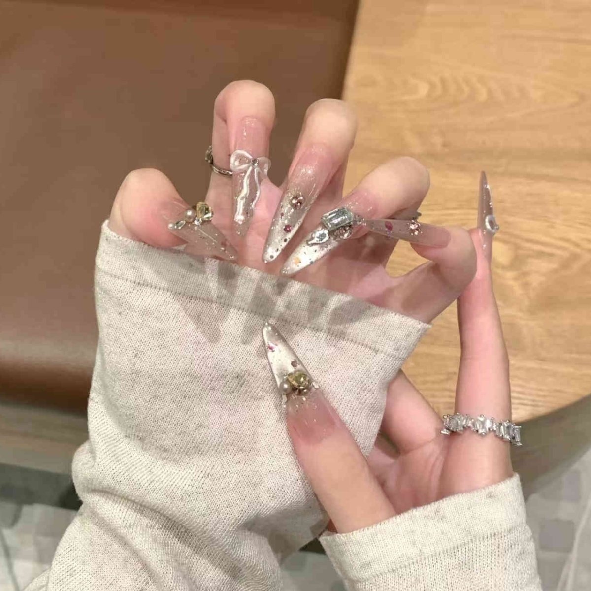 Fairy-Like Sparkling Bowknot Nail Art, Elegant and Complexion-Enhancing French Style, High-End Stacked Rhinestones, Cat-Eye Effect, Purely Handmade Wearable Nails with a Sense of Ambiance