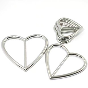 Wholesale love belt buckle European and American belt buckle heart-shaped alloy heart-shaped buckle peach heart Japanese buckle heart buckle