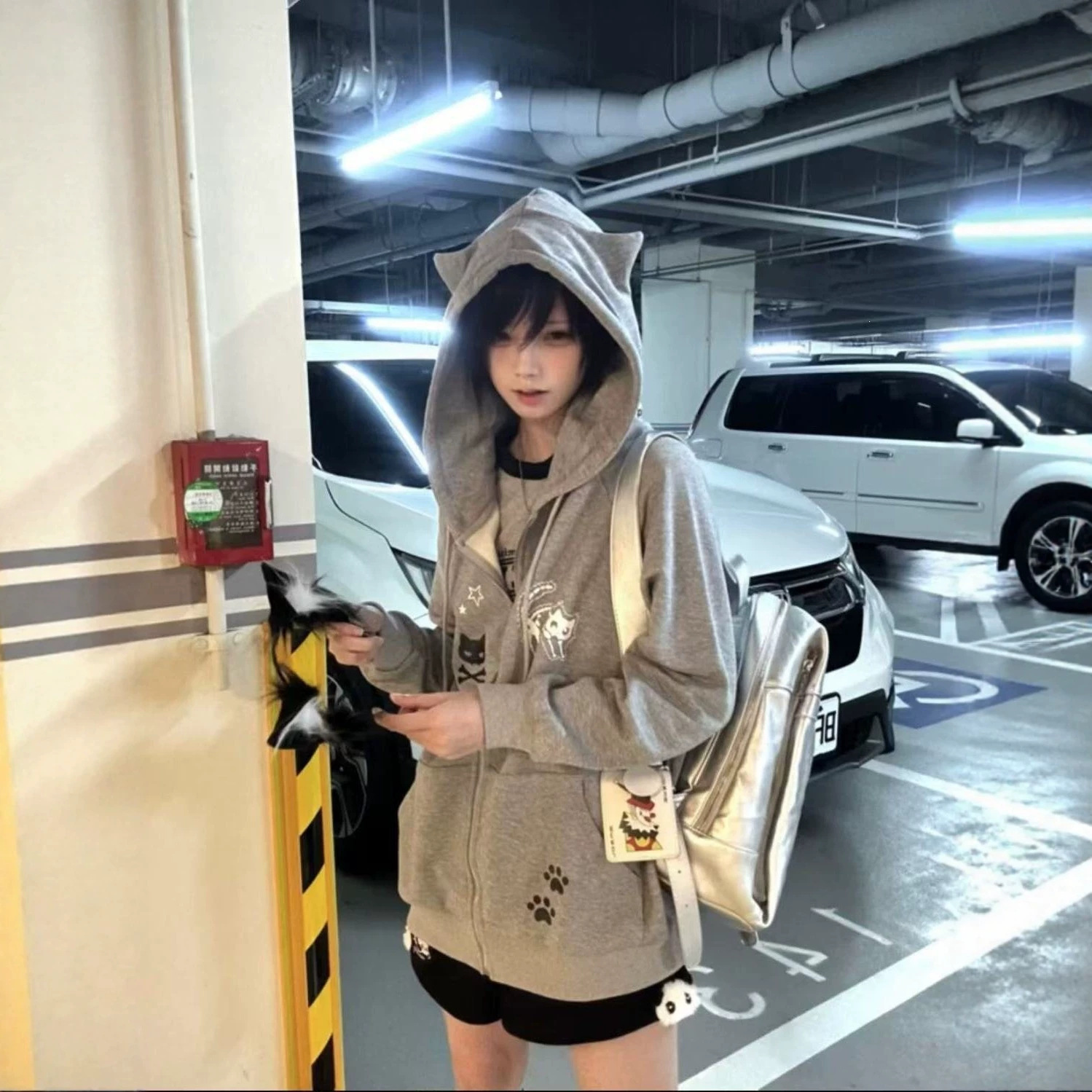 日系现货可爱猫咪灰色连帽长袖卫衣女秋冬加绒宽松拉链开衫外套in