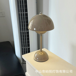 Denmark retro high-end feeling table lamp wedding atmosphere bedroom bedside decoration creative gift eye protection rechargeable night light