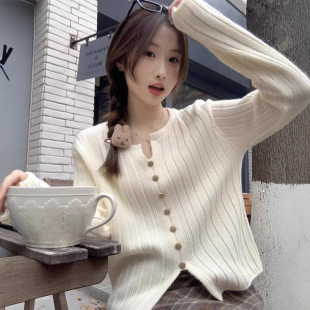 This year's popular long-sleeved single-breasted V-neck sweater women's autumn slim-fit slim sweater gentle style elegant top
