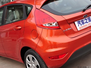 Подходит для 09-12 Ford Fiesta хэтчбек задний фонарь в сборе задний фонарь стоп-сигнал заднего хода