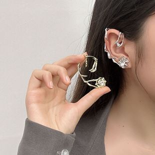 Sweet Cool Magic Grasping Ear Hanging Ear Bone Clip Diablo Niche High-end Sense Spice Girls Cold Wind Punk Earrings Earrings