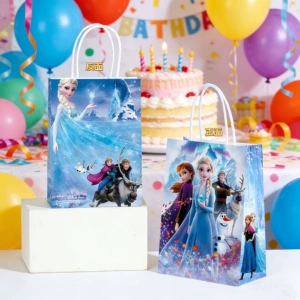 Бумажные пакеты с героями мультфильмов Marvel для детских подарков