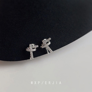 Micro-inlaid zircon mosquito-repellent incense plate ear clip commuter all-match simple rope knot high-end line temperament earrings without earholes for women