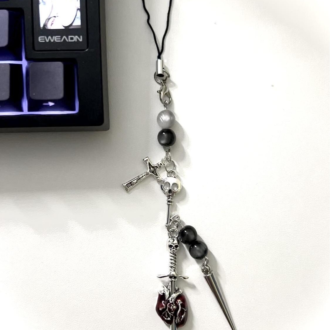 [Skeleton Sword] Ccd Lanyard Handmade Beads Homemade Dark Style Special Ins Mobile Phone Chain Gothic Pendant