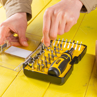 Deli household socket DL1130 wrench suit combination multi-purpose wrench quick wrench casing auto repair worker