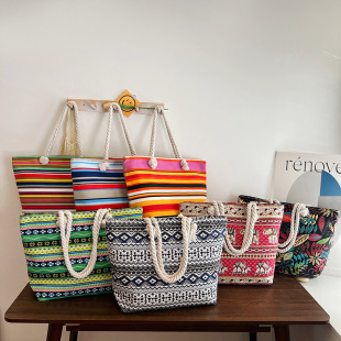Women's Bag 2025 New Ethnic Style Beach Bag Shoulder Commuter Texture Bag Women's Bag Large Capacity Tote Bag