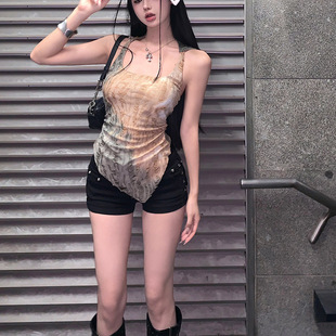 Cross-border factory Europe and the United States foreign trade women's clothing waste soil wind tattered backless hooded irregular hem sleeveless vest top
