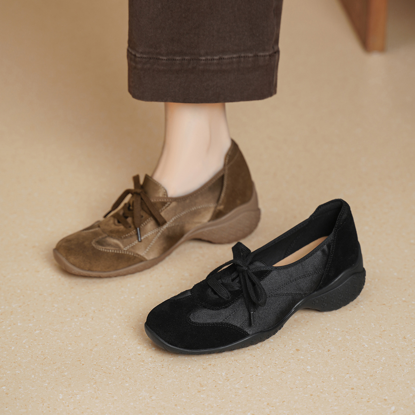 French-style commuter matte leather German training shoes for women, lace-up, with inner height-increasing insole, casual flats, versatile soft-soled mid-heel leather shoes