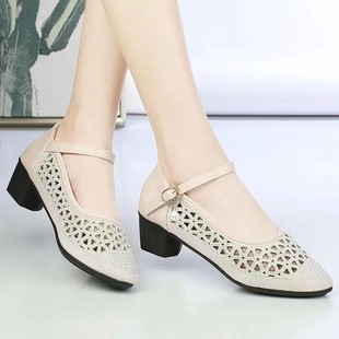 Summer New Hollow Shoes with Beans Thick Heeled Pointed Comfortable Mother Shoes Loafers 2025 Foreign Trade Shoes