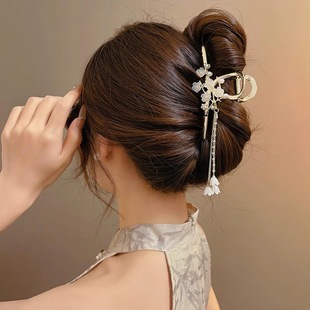 High-end Antique Camellia Tassel Metal Hairpin Back of the Head Hairpin Large Shark Clip Hairpin Headwear