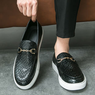 Cross-border supply plus size casual leather shoes horse shackle fish scale embossed flat shoes 45 size European station loafers