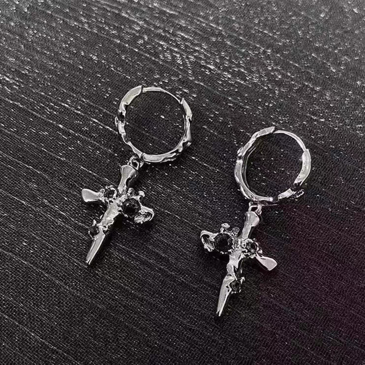 Niche Design Minimalist Style Cross Earrings, Unique Design with a High-End Feel, Sweet and Cool Ear Clips for Men and Women, Couple Earrings