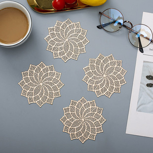Cross-border Valentine's Day PVC Coaster Red Love Table Decorative Mat Non-slip Heat Insulated Hollow Small Coaster Placemat