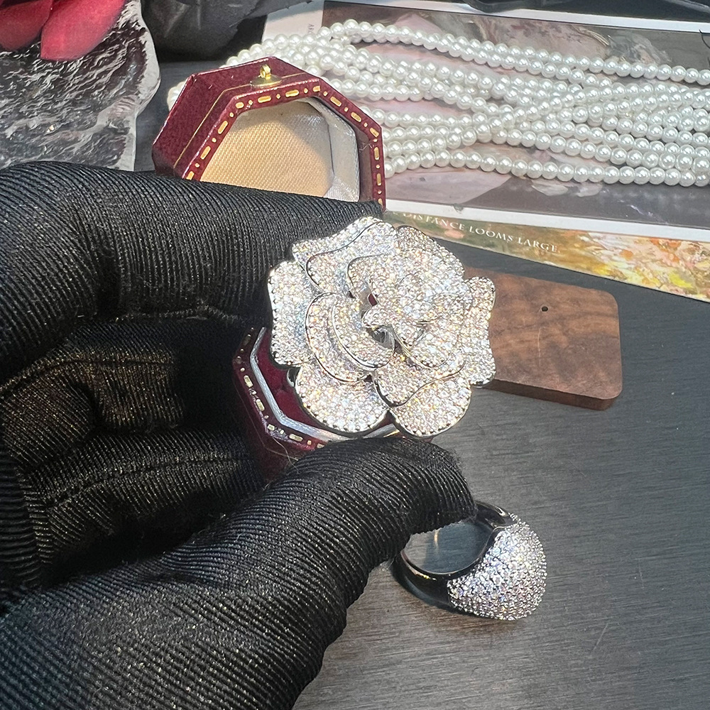 Light Luxury Micro-inlaid Heavy Industry Large Flower Ring Exquisite Niche Design Fashion European and American Exaggerated Cross-border Ring for Women
