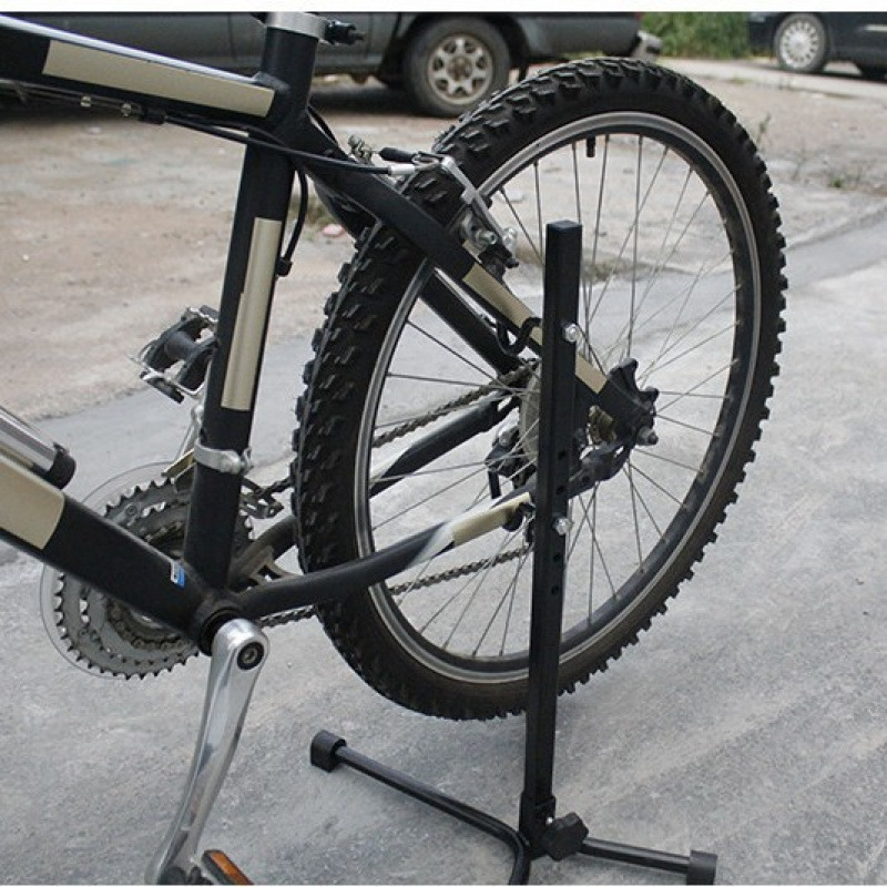 Velosiped to'xtash stendi, tog' velosipedi ta'mirlash stoli, remontka arxivi, ko'rgazma stendi