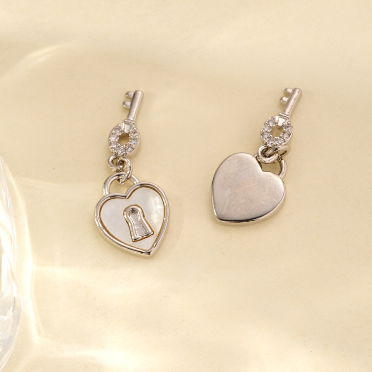 Copper Plated Real Gold Color-Preserving Zirconia Heart Key Heart Lock Connection High-End Bracelet Necklace Buckle DIY Jewelry Accessories
