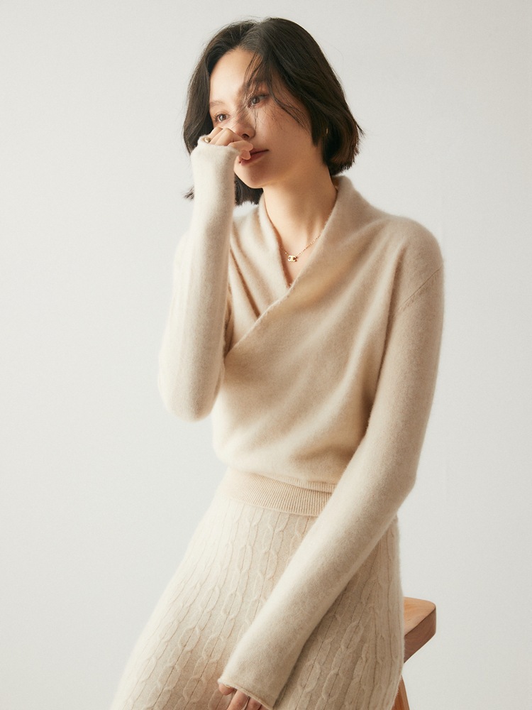2024 Autumn and Winter New Cashmere Knitted Base Shirt Women's Long Sleeve Crossover V-Neck Warm and Comfortable Soft and Thick