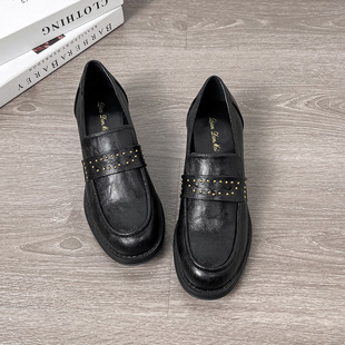 New Style Soft Leather Vintage Round Head Riveted Small Chanel Style Nail Pleated Slip-on Black Small Leather Shoes Loafers for Women