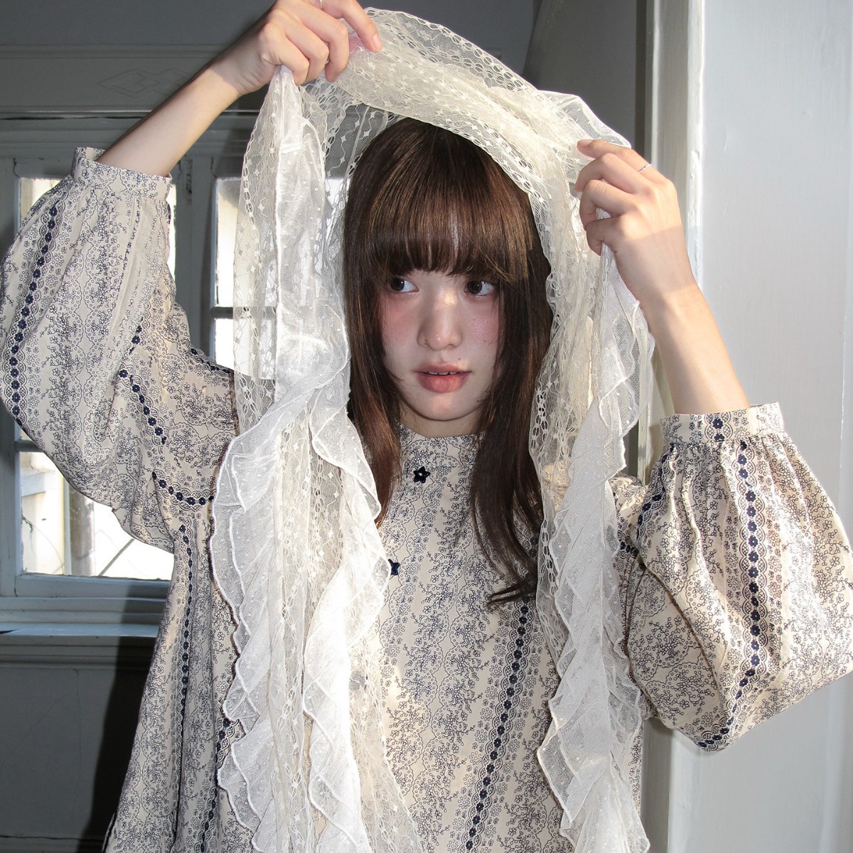 Fujii Shu Style Vintage Gray and White Polka Dot Lace-Trimmed Silk Scarf with Ruffled Edges, Long Neck Scarf for Photoshoot, Yunnan Scarf