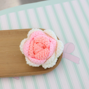 Hand-woven rose Qixi gift knitted artificial flower wool sunflower gradient rose semi-finished products wholesale