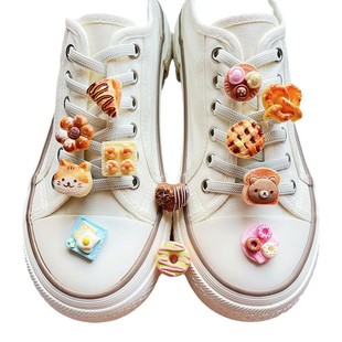 Cartoon Food Play Creative Shoelace Buckle Children's Universal Shoe Diy Decorative Accessories Kitty Bear Cake Shoelace Buckle