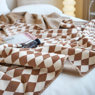 2023 New de Velvet warm velvet casual blanket plaid blanket sofa blanket air conditioning blanket home nap blanket