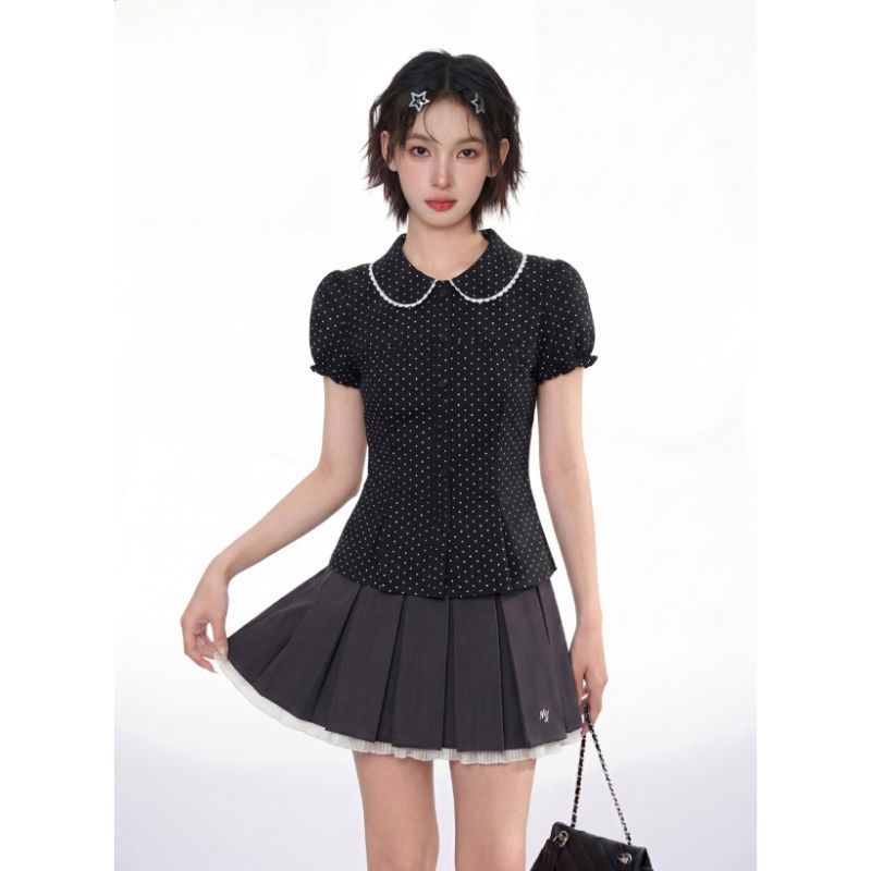 Black polka dot doll collar short-sleeve shirt for women, summer college style, slim fit, waist-cinching, straight-shoulder blouse