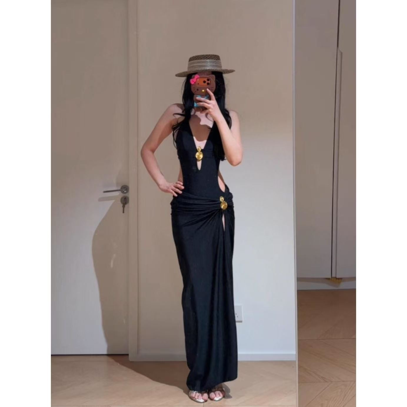 Black Hollow-Out Long Dress That Slims the Figure and Covers the Body, Deep V-Neck, Sexy High-End Three-Piece Swimsuit Set for Island Vacation and Hot Springs