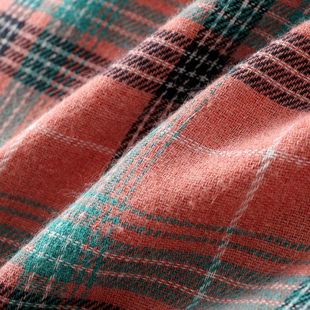 Factory Outlet Fart Curtain Женская клетчатая юбка Джокер Перекрывающийся артефакт Осень и зима Соответствующий свитер Юбка плюс размер