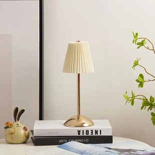 Nordic Pleated Rechargeable Table Lamp Bedroom Decorative Atmosphere Modern Simple Table Lamp European-style Master Bedside Nightlight