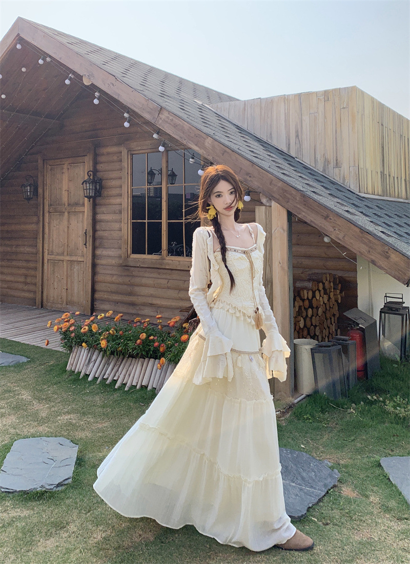 Travel Outfit in Western Sichuan, Xinjiang, Yunnan, and Dali: Bohemian Niche Tassel Suit Dress with Ethnic Style Long Skirt