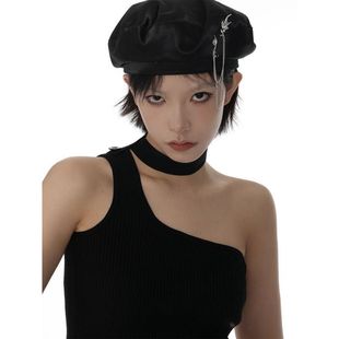 Tassel bat brooch to enhance the fashionable! Autumn and winter matching suit accessories
