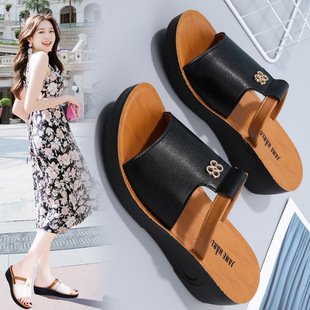 Mother Slippers 2024 New Summer Wedge Sandals Women's Outer Wear Middle-aged Non-slip Soft Sole Comfortable Lightweight Women's Shoes