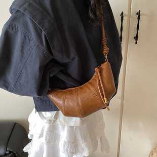 Cross-border Stitching Horn Bag Women's Bag All-match Crossbody Bag Niche Design 2025 New Commuter Fashion Underarm Bag