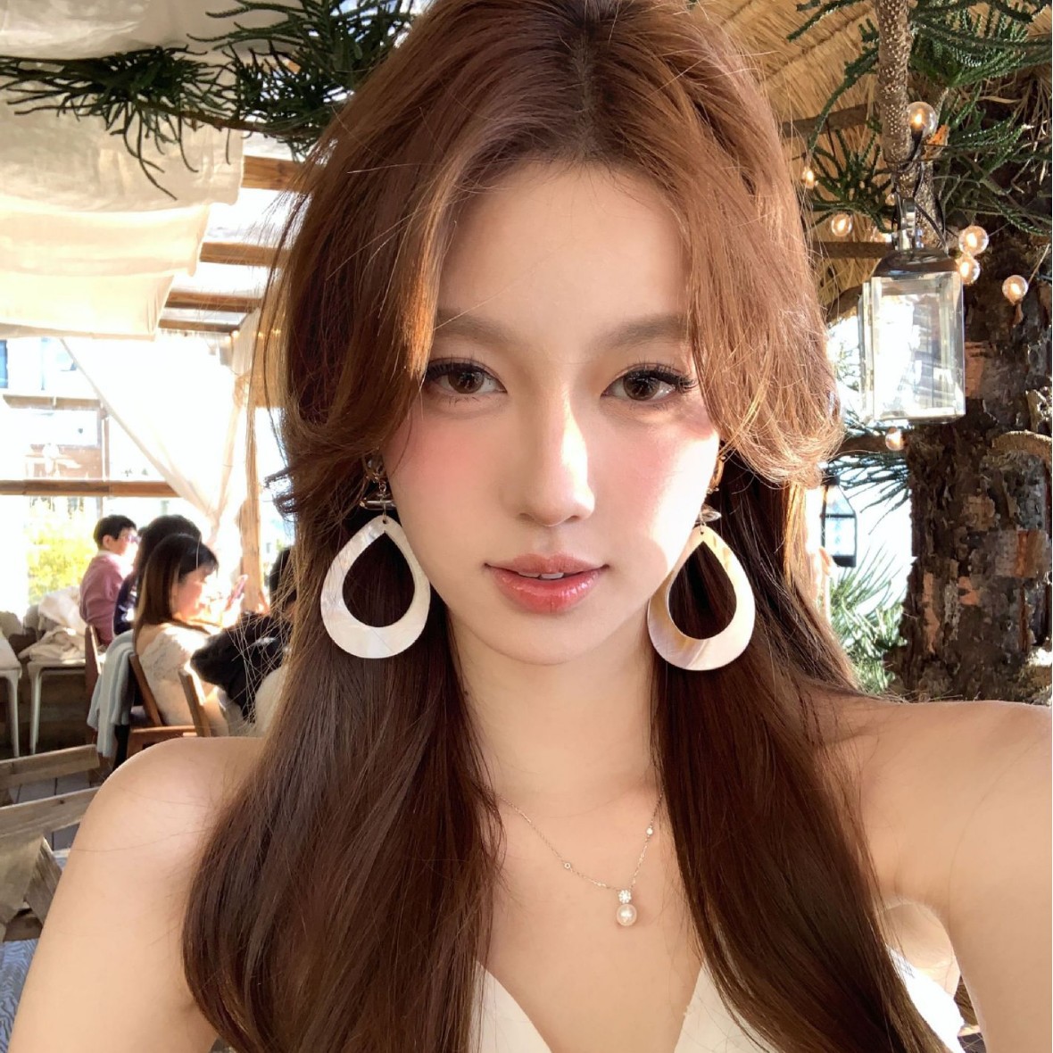 2025X New Style Gentle White Moonlight Freshwater Shell Drop-Shaped Earrings Exaggerated Female Seaside Vacation Style Earrings