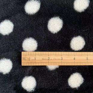 Imitation rabbit hair wave point printing black and white polyester 600g rabbit velvet children's wear pillow luggage warm fabric spot
