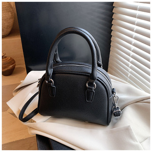 High-end Handbag Women's 2025 Spring and Summer New Simple Commuting Shoulder Crossbody Bag Fashionable Casual Shell Bag