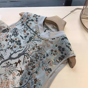 A2903052 beautiful series! There is a hazy and beautiful retro Chinese style stand collar stacked vest coat on the upper body
