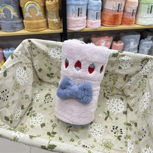 One-piece delivery strawberry embroidered bow high density coral velvet towel soft absorbent beauty salon cute big bath towel