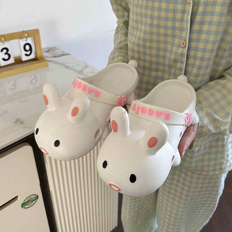 Cute bunny-themed slippers for girls, perfect for summer, suitable for students and young women, non-slip, odor-resistant, cartoon-style closed-toe sandals.