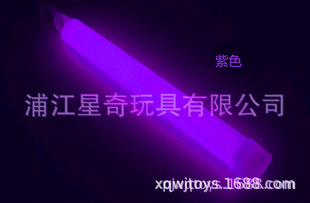 Factory direct six-inch stick with hook glow stick emergency lighting glow stick chemical liquid plastic stick with hook 6 inches